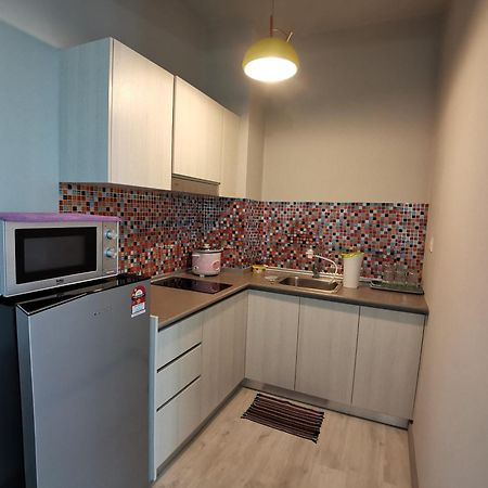 Jesselton Quay Suites コタキナバル エクステリア 写真